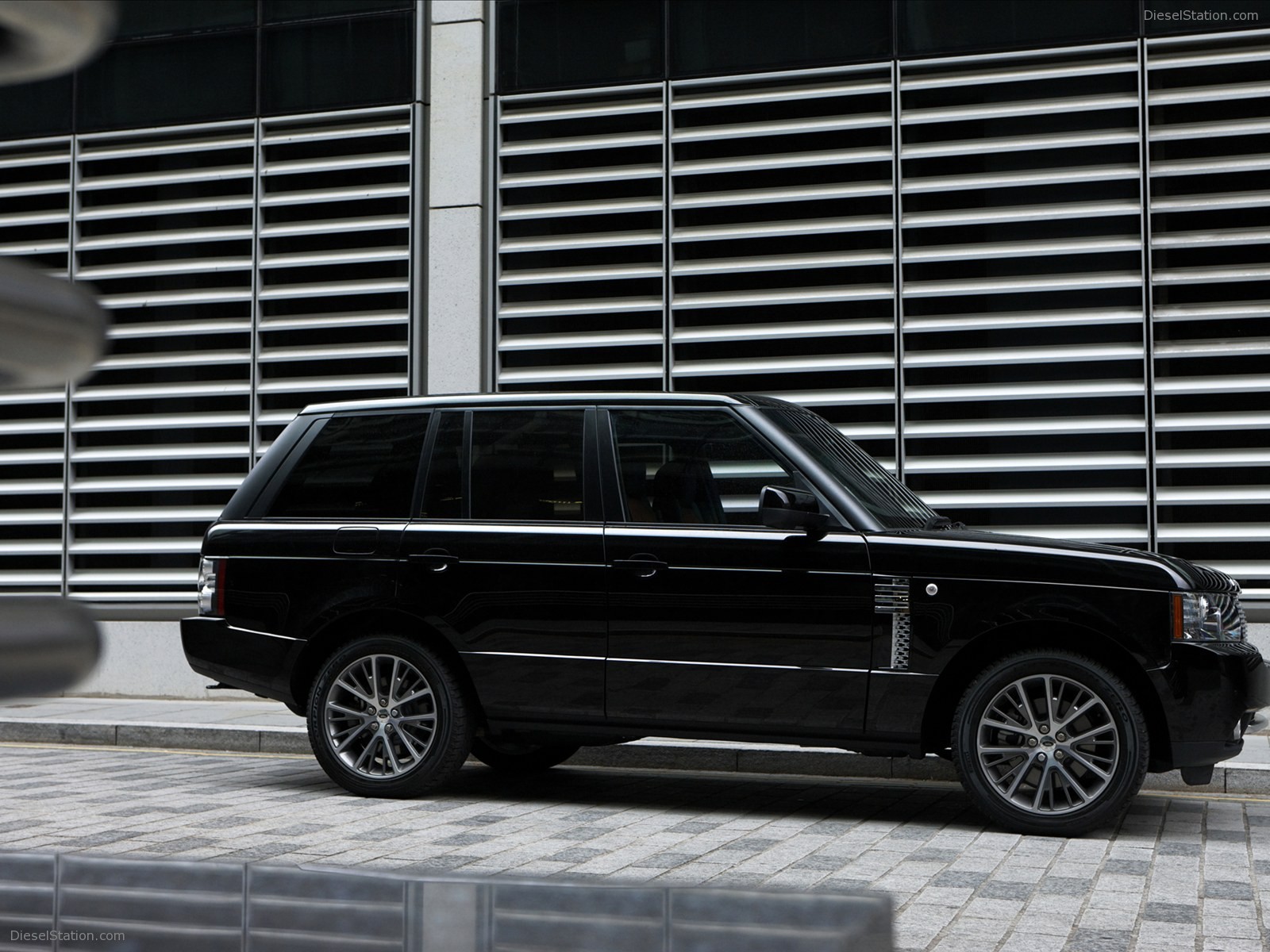 Land Rover Range Rover Black Edition 2011 Land Rover Range Rover Black Edition 2011